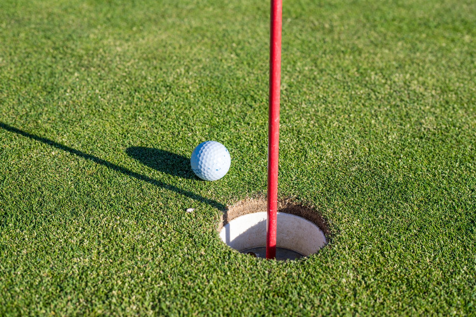 Lecture de green : la science du putting